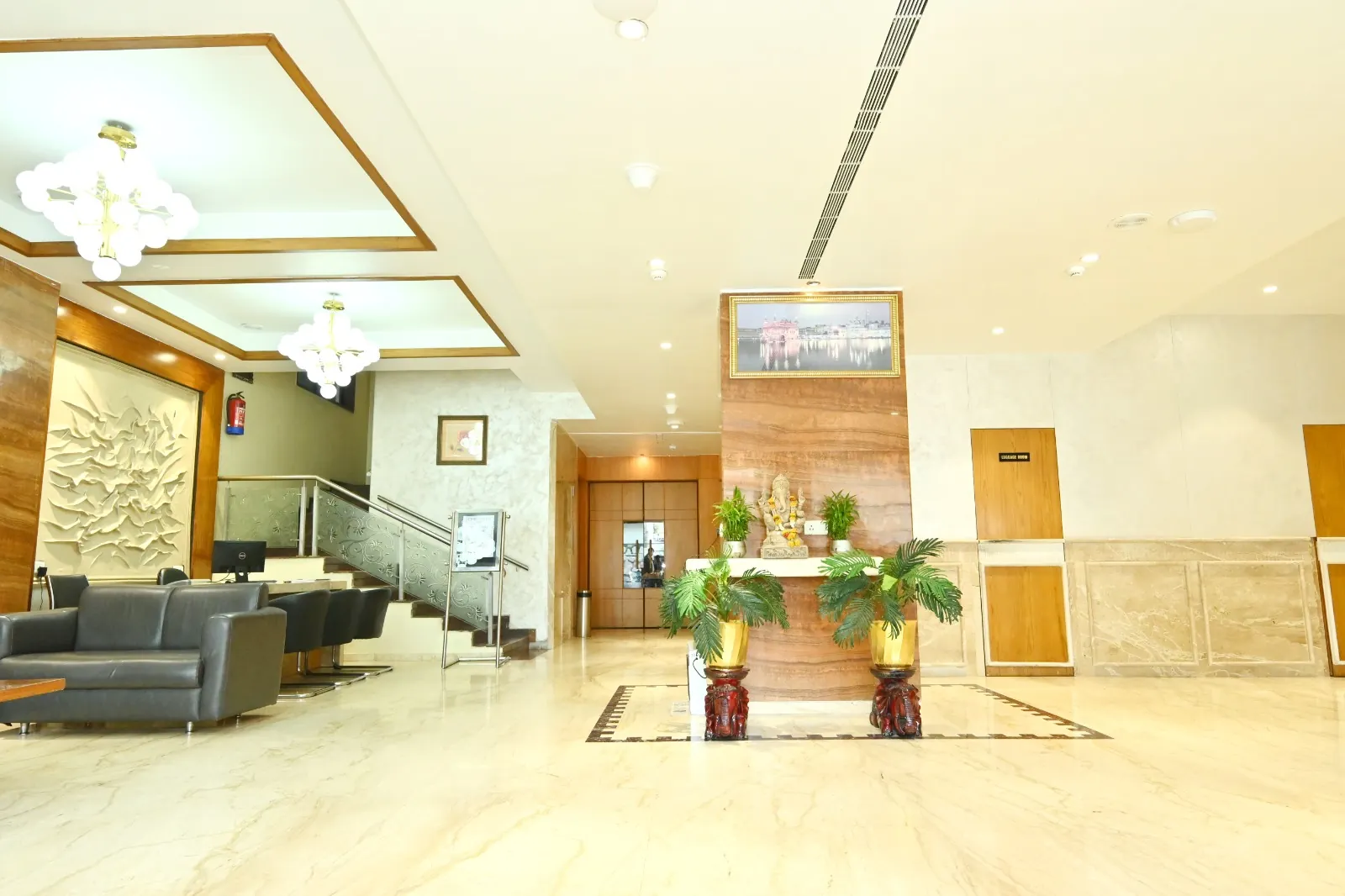 Lobby and interiors at Hotel Simran Heritage, Raipur